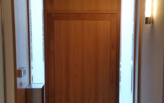 Haustür mit Seitenteilen aus Eiche RC 2